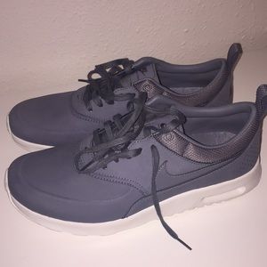 Nike Thea Premium